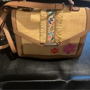 ANNE KLIEN RAFFIA STRAW PURSE WITH FLORAL DESIGN. NEW WITH TAGS